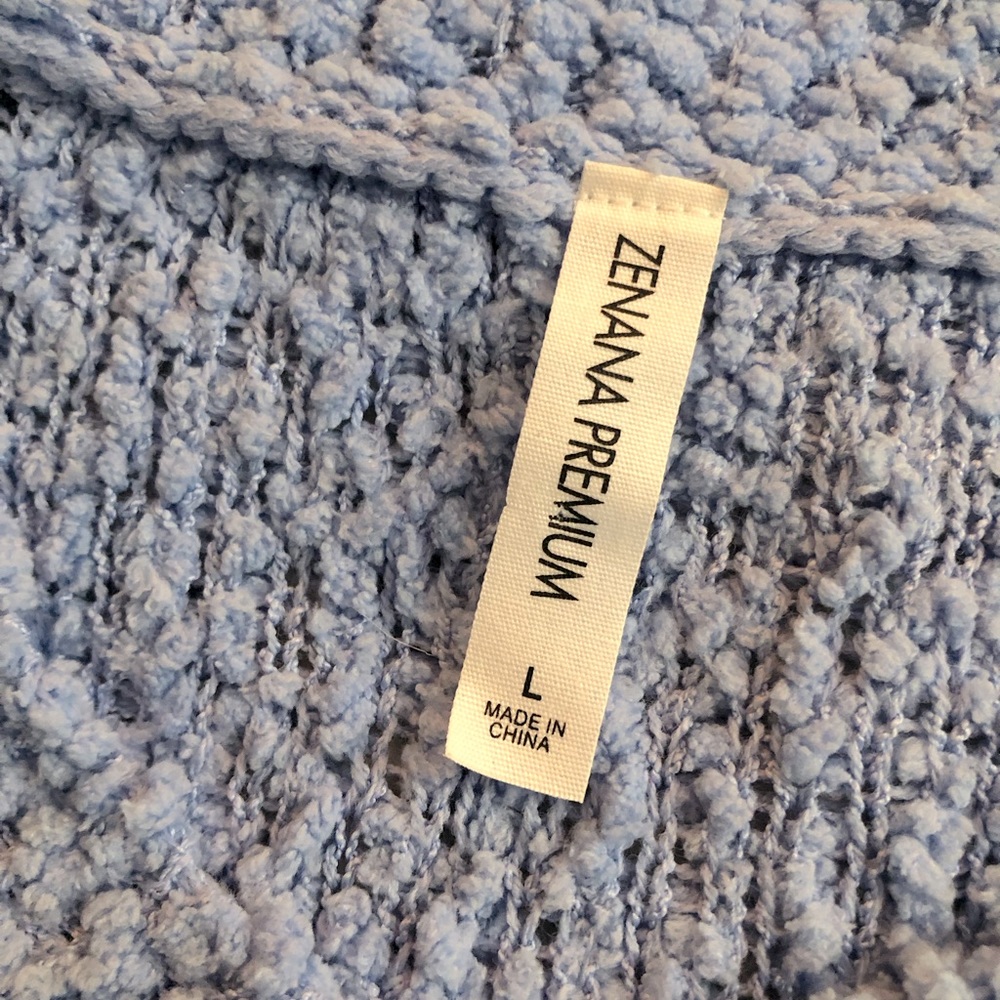 Zenana pocorn v-neck sweater, size Large